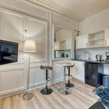 Le Black Angel Votre Au Coeur De !